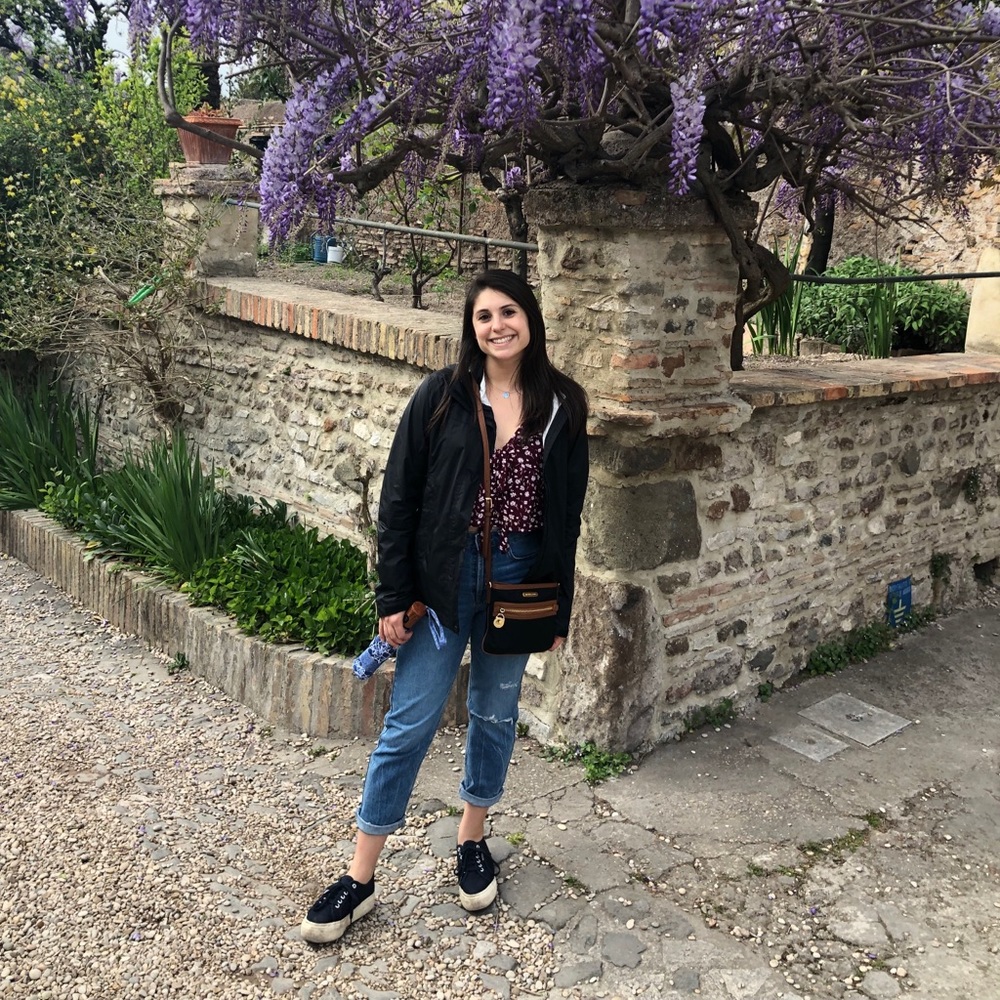 Meet your Posher, Olivia